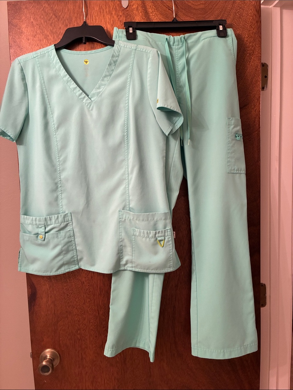Straight Leg Scrub Pants and V-Neck Top in Mint Green